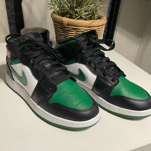 Jordan 1 Mid Toe Green